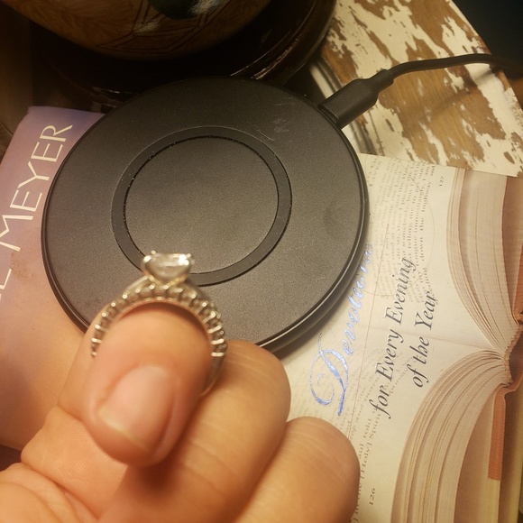 Engagement ring - Picture 2 of 5